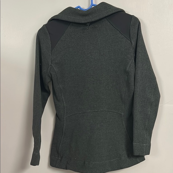 Helly Hansen Green Bomber Jacket with High Collar and Slim Fit - Picture 4 of 4